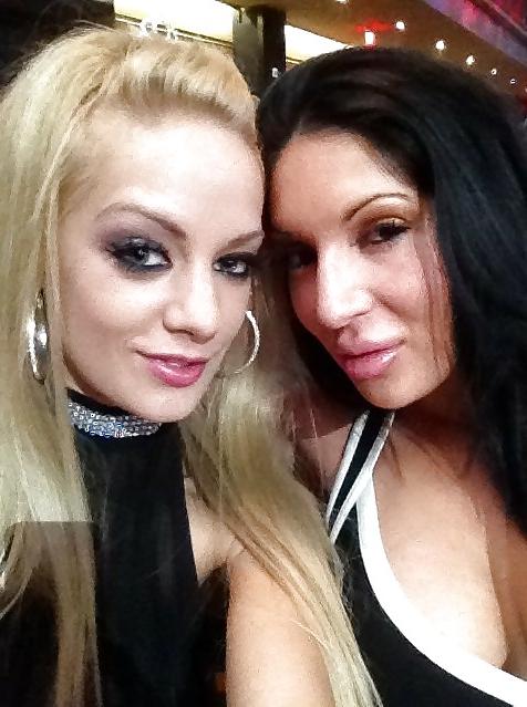 20P Amazing blond self-shot