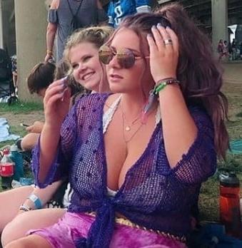 17P Busty Amateur 66