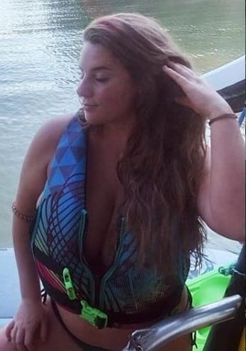 17P Busty Amateur 66