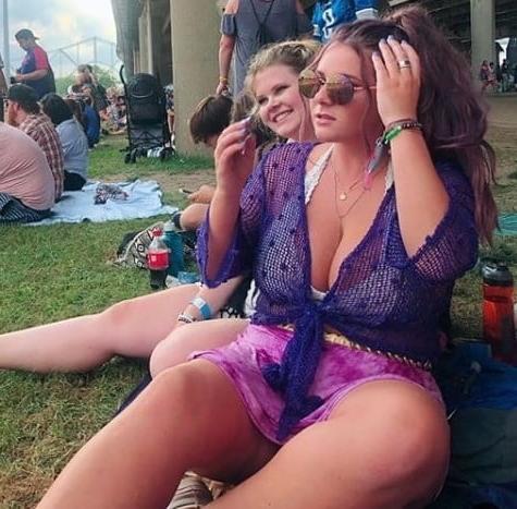 17P Busty Amateur 66