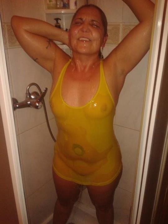 10P Amateur see through, wet tshirts, hard nipples 1