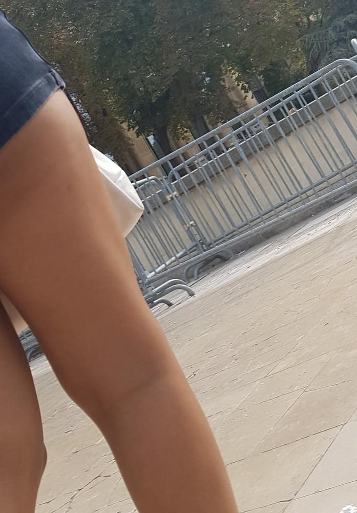 5P asian girl, downblouse and miniskirt