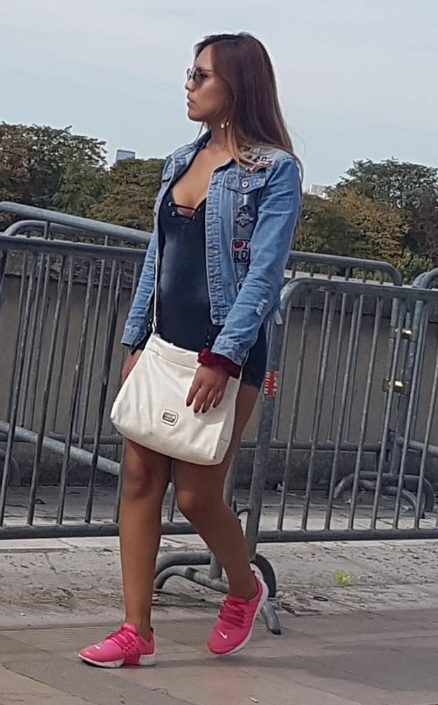 5P asian girl, downblouse and miniskirt