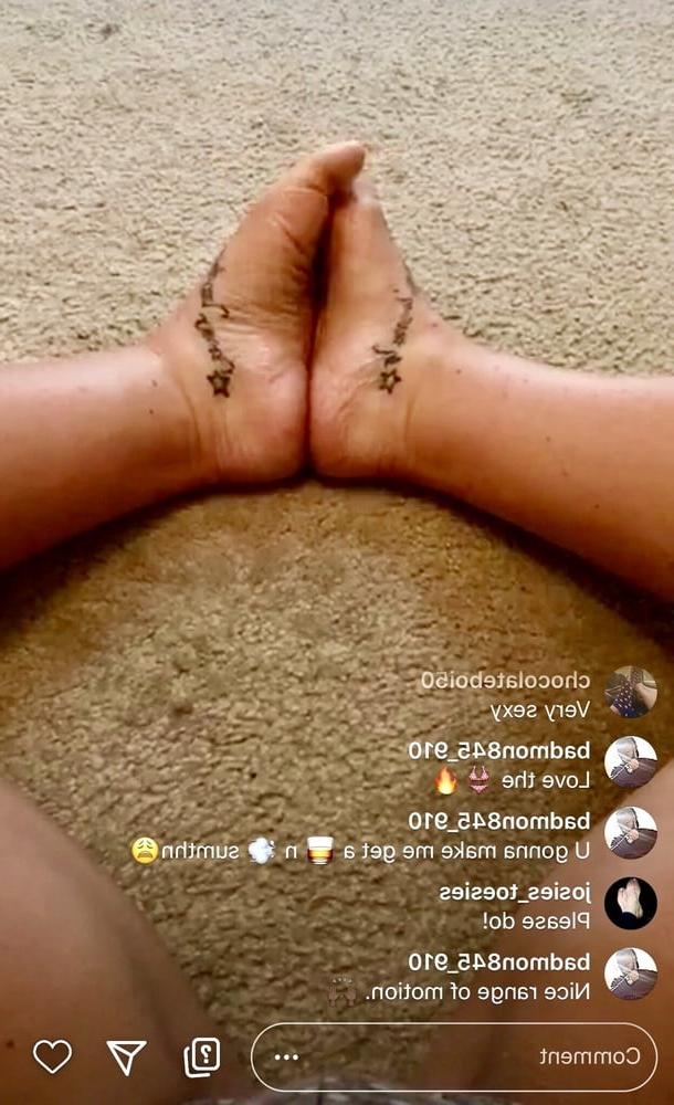 25P MY FLORIDA FOOT GODDESS WITH HER FRECKLES
