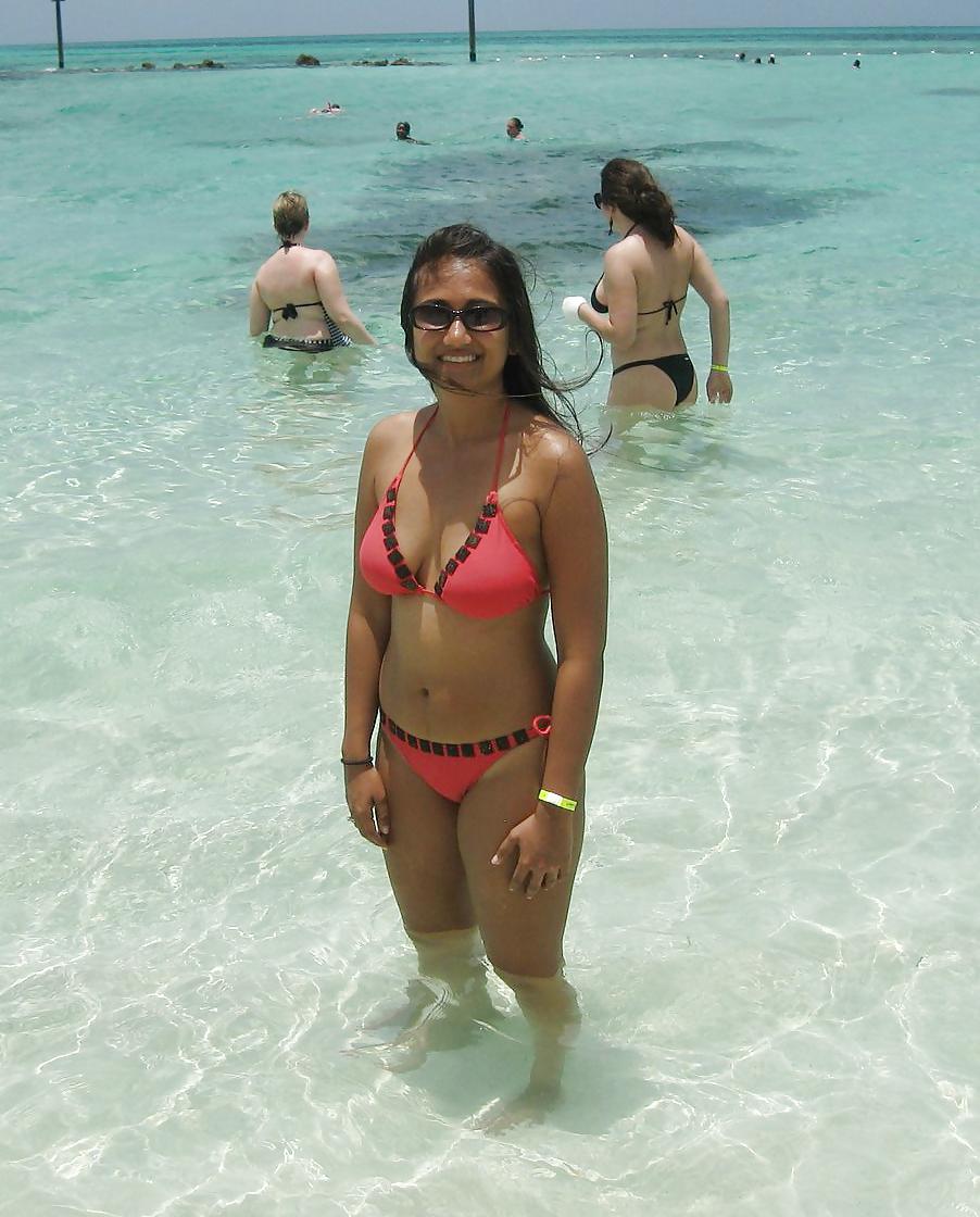 20P Indian Desi Babe 