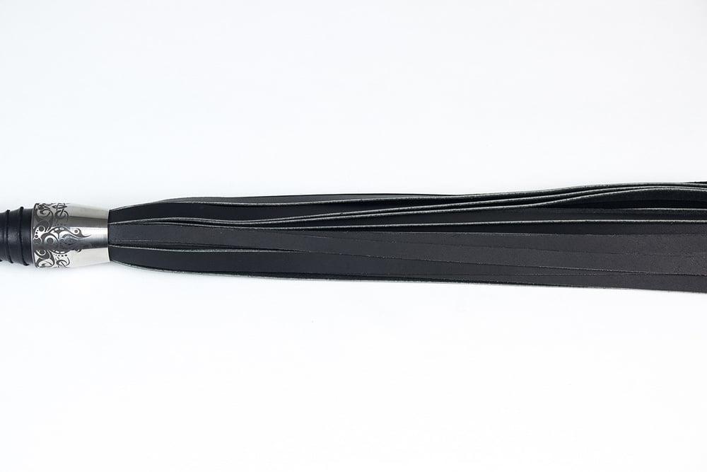 7P Black flogger