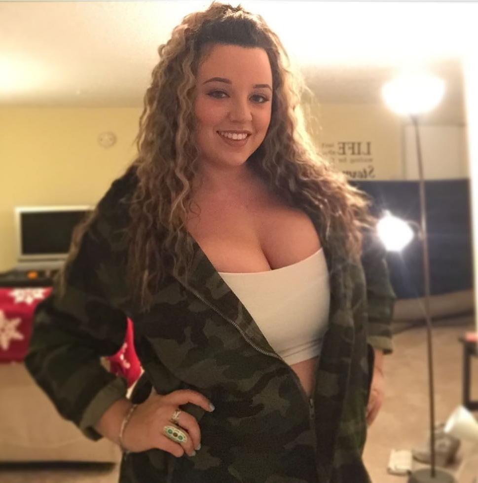 9P Busty BBW Amateur 20