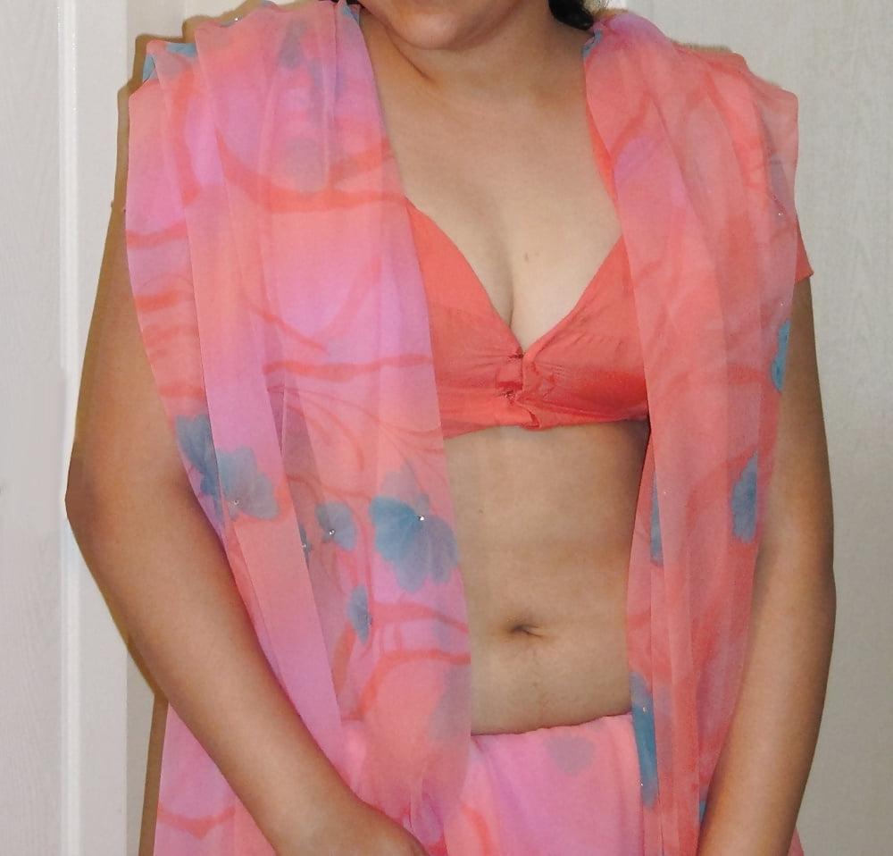 25P Desi Aunty saree Hot