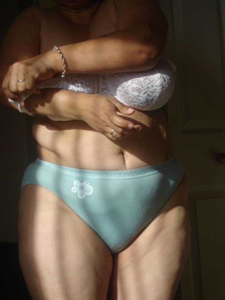 25P Desi Aunty saree Hot