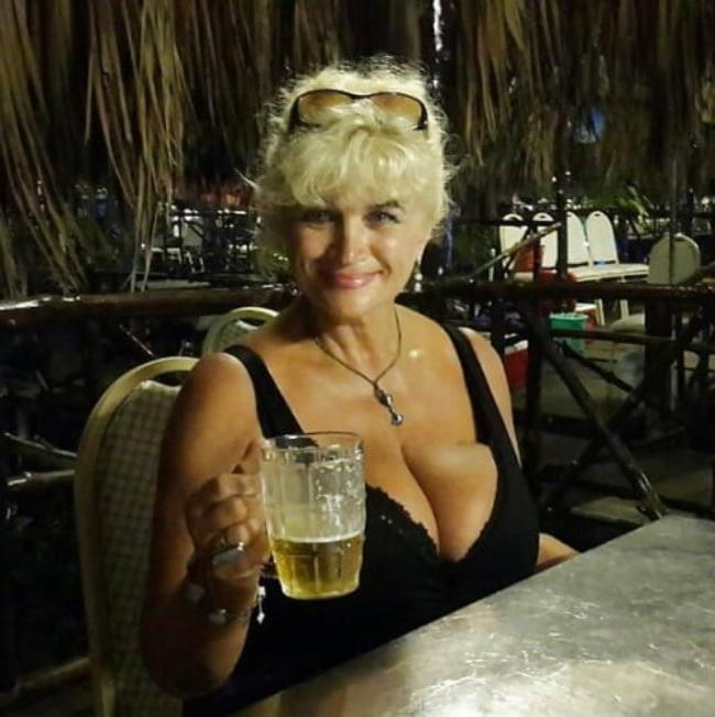 25P Gorgeous and Busty Mature Ladies 31