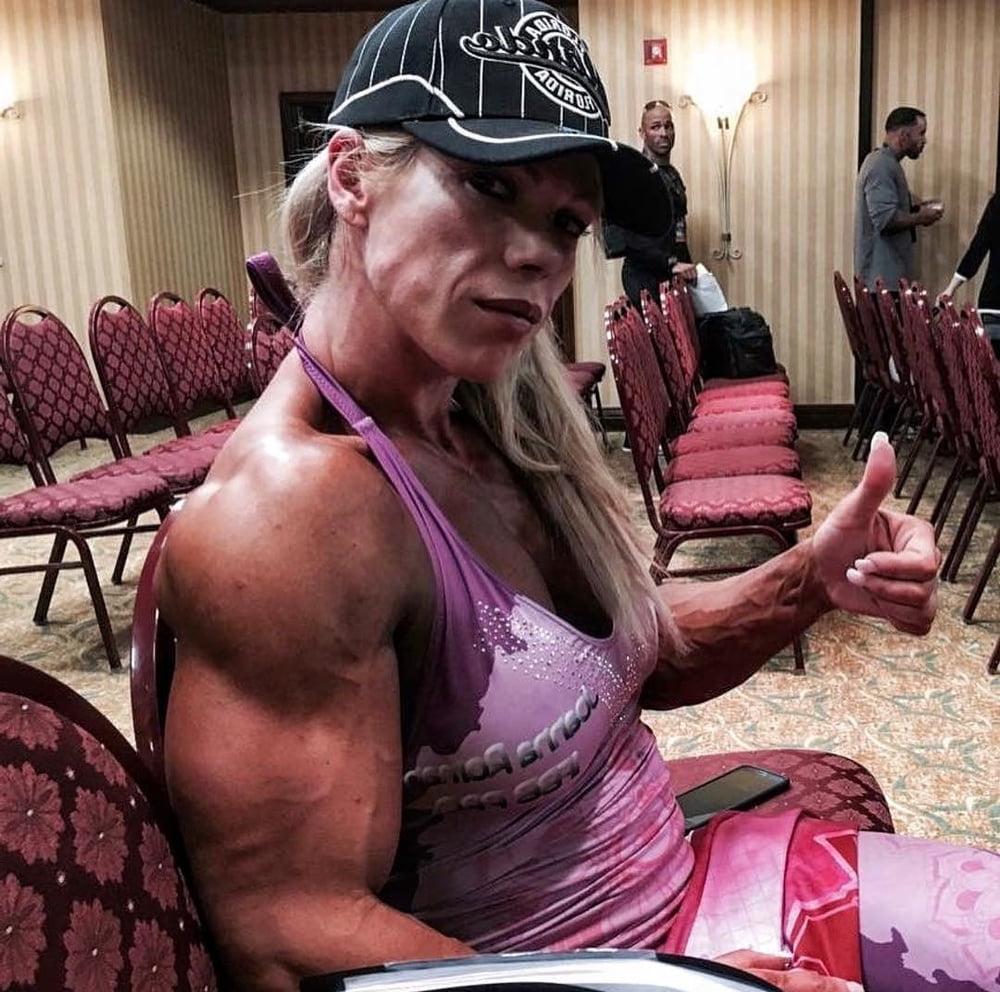 25P Blonde Muscular Beauty Joanna Romano!