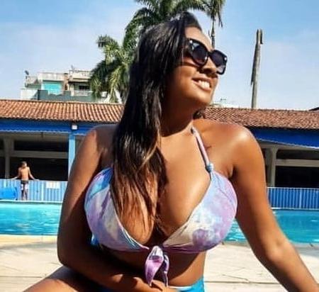 9P Busty Amateur 65