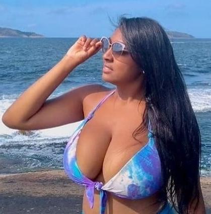 9P Busty Amateur 65