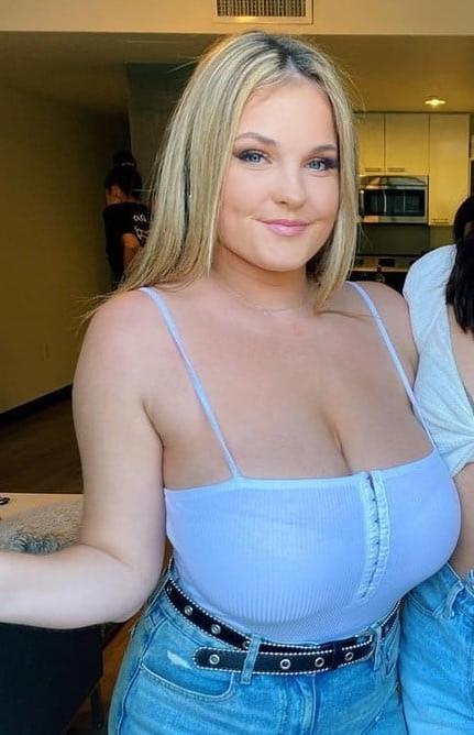25P Busty Amateur 62
