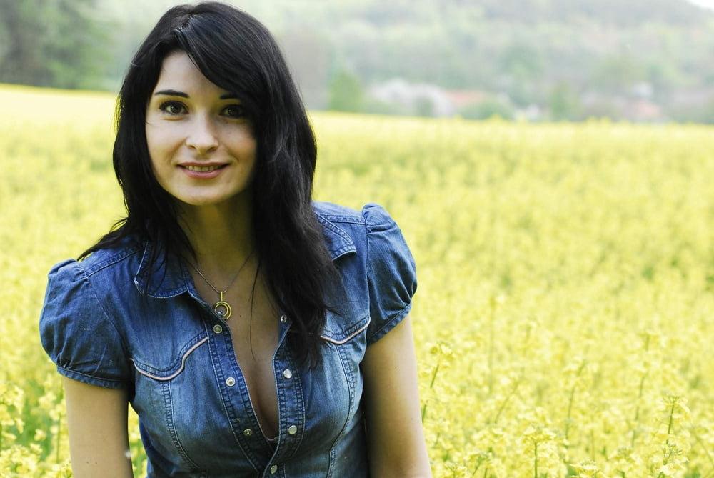18P Dark hair beauty