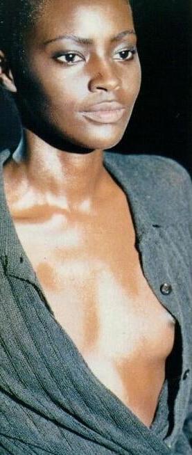 25P Downblouse 3
