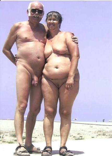 25P 897 naked old man