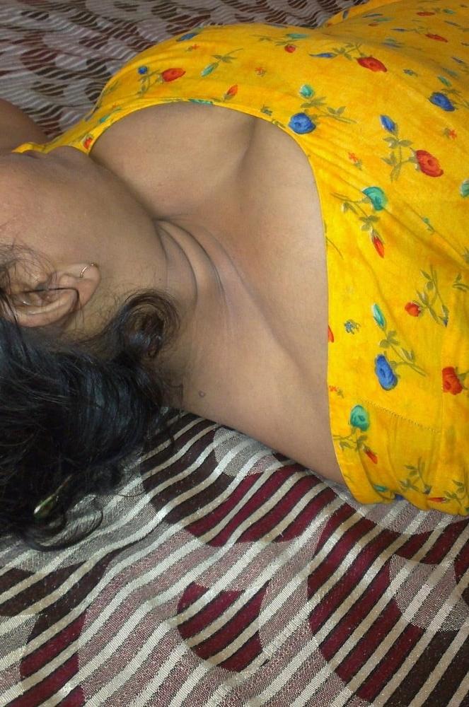 25P Desi motti aunty