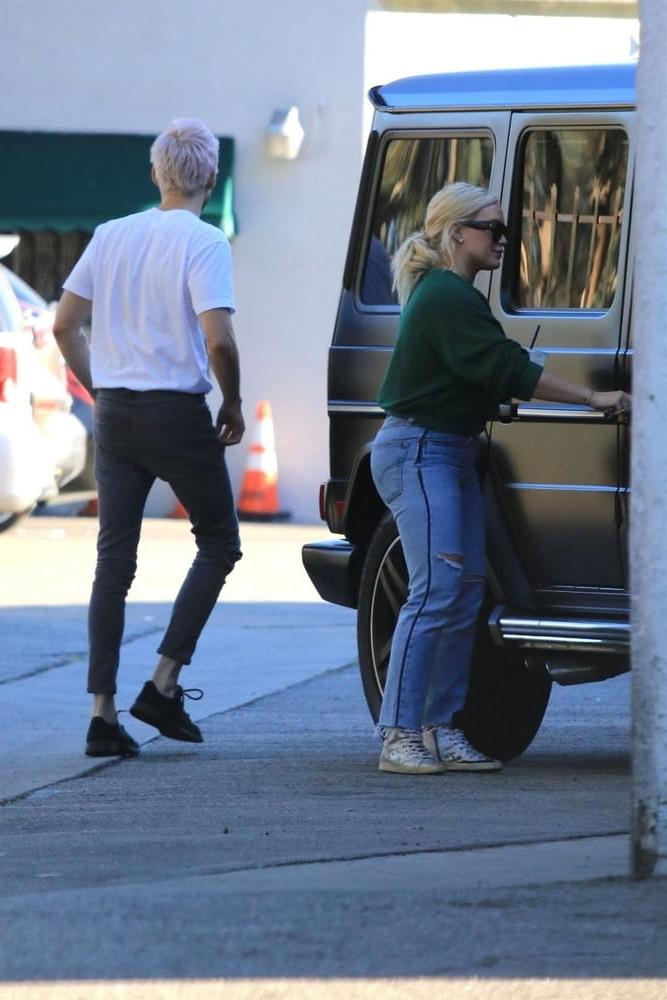 25P Hilary Duff ultimate ASS compilation