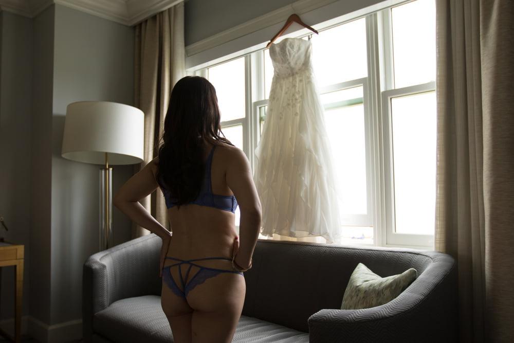 25P Happy Asian Boudoir