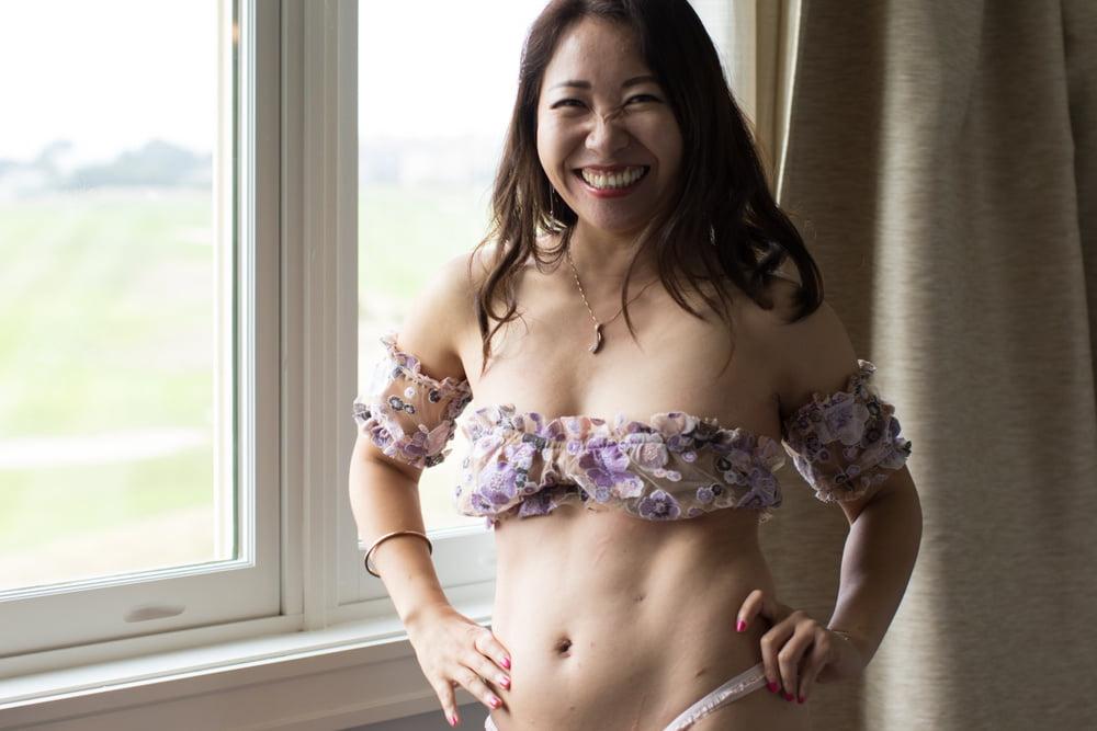 25P Happy Asian Boudoir