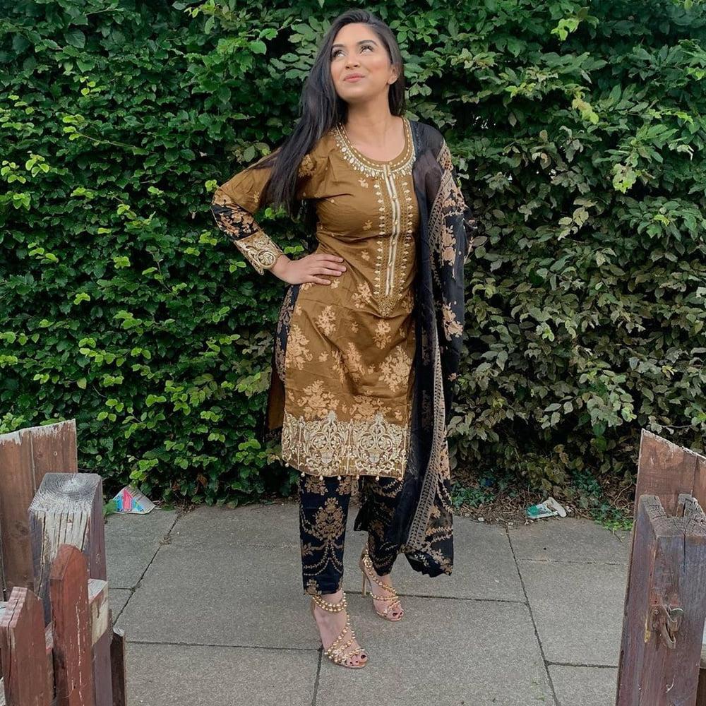 25P Hot Paki Desi Indian Women Sexy Asian