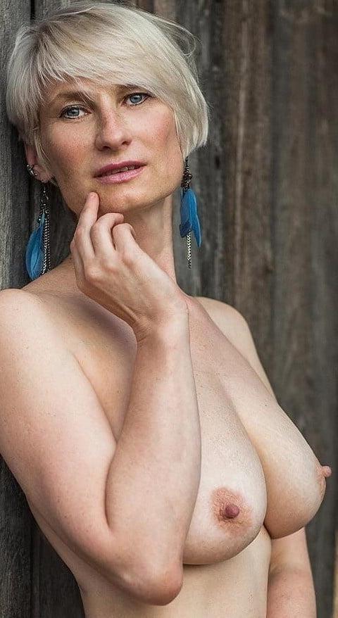 25P Gorgeous and Busty Mature Ladies 30