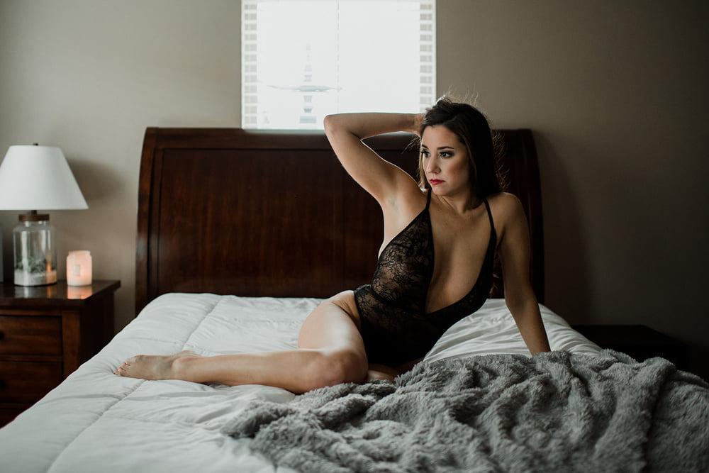 25P Dark Haired Beauty Boudoir