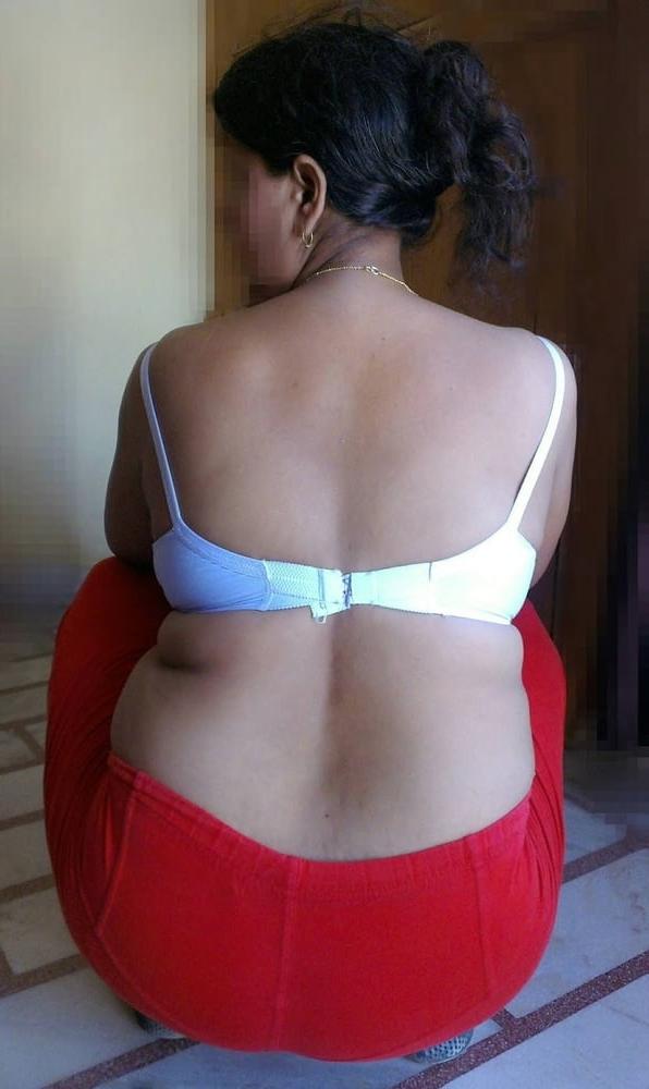 25P Desi big aunty
