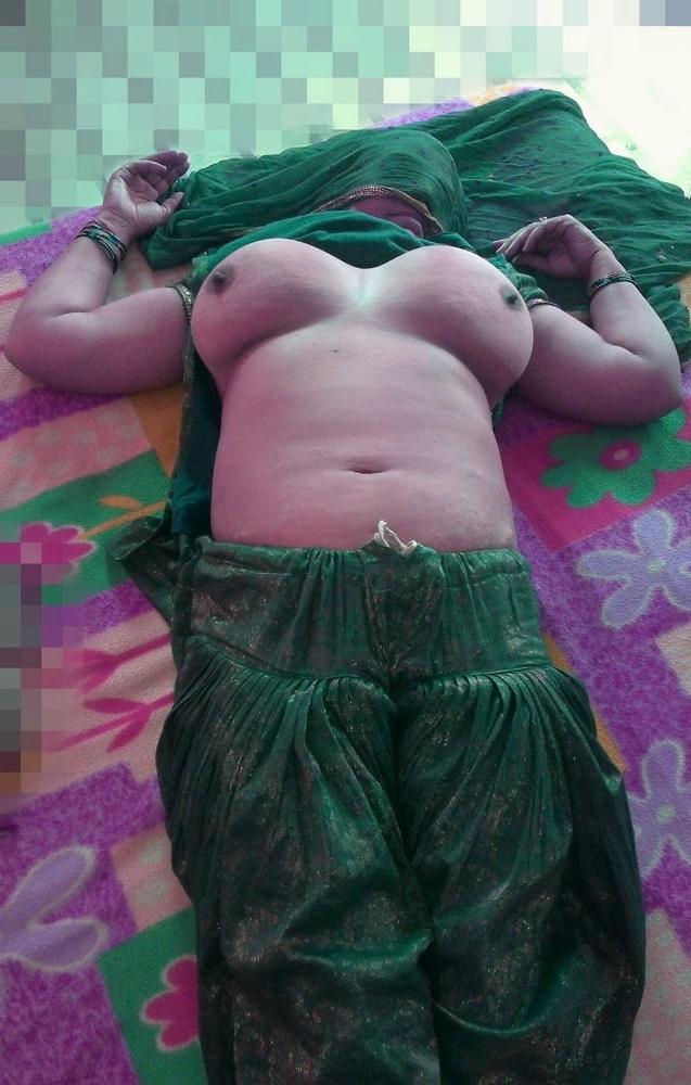 25P Desi big aunty