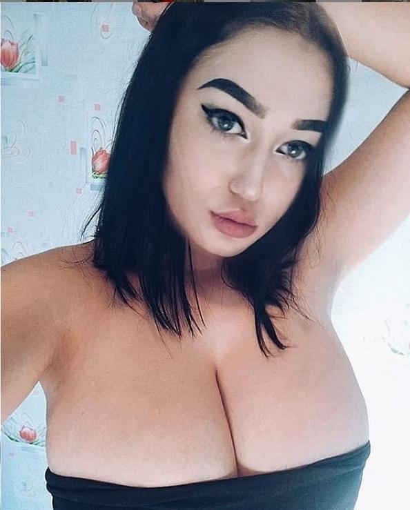 9P Busty Amateur 59