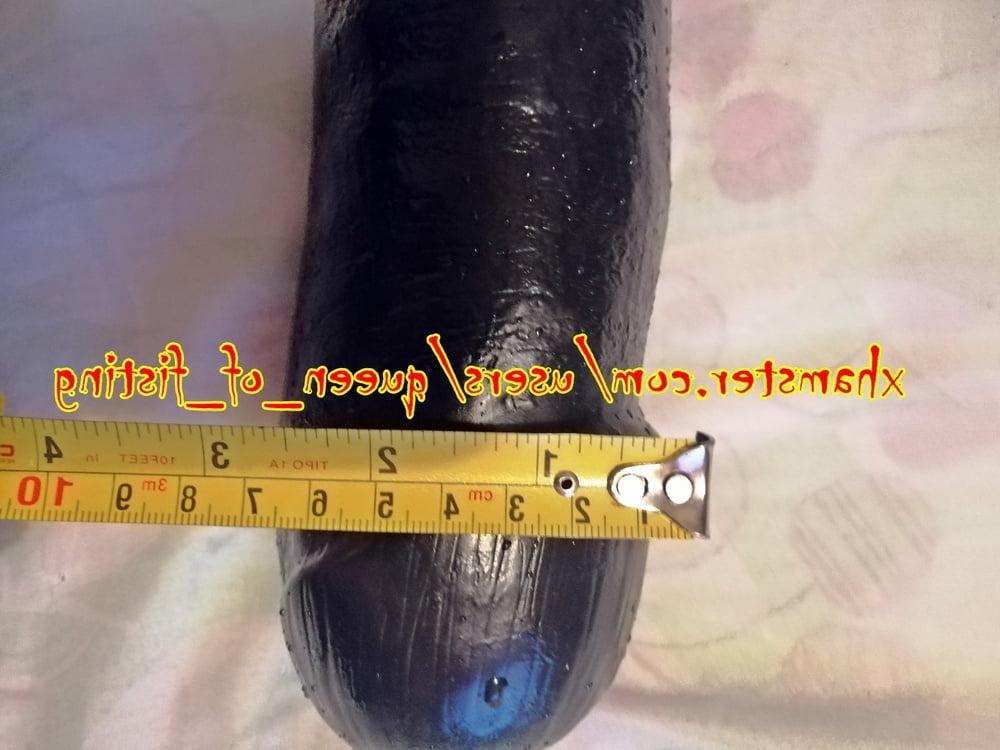 25P My Queen of Fisting enjoying her Dildo of 16.25 in Colossus