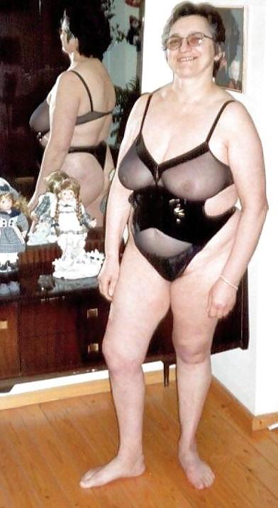 19P Naked women with glasses 6 (Braless special)
