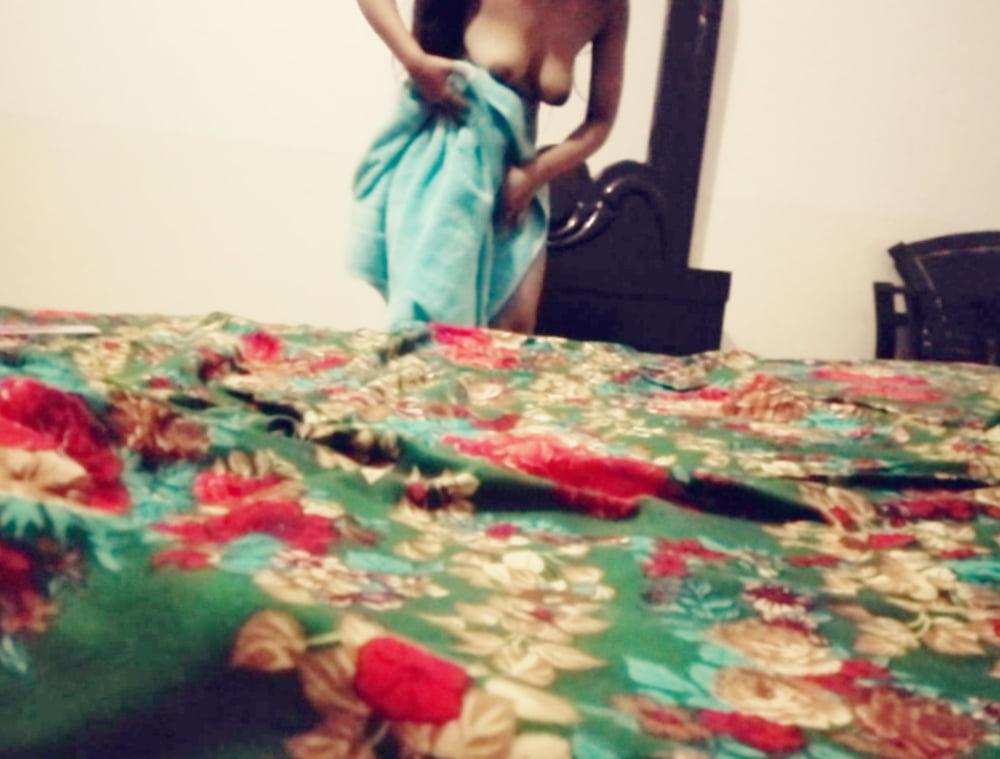 24P Pakistani Desi Randi