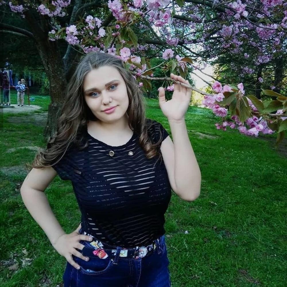25P Unknown Busty Women 16