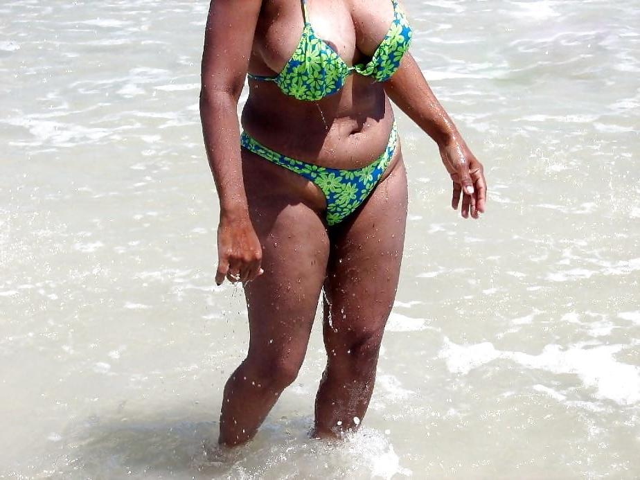 25P two massive busty beauties top uge