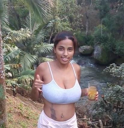 11P Slim n Busty 19