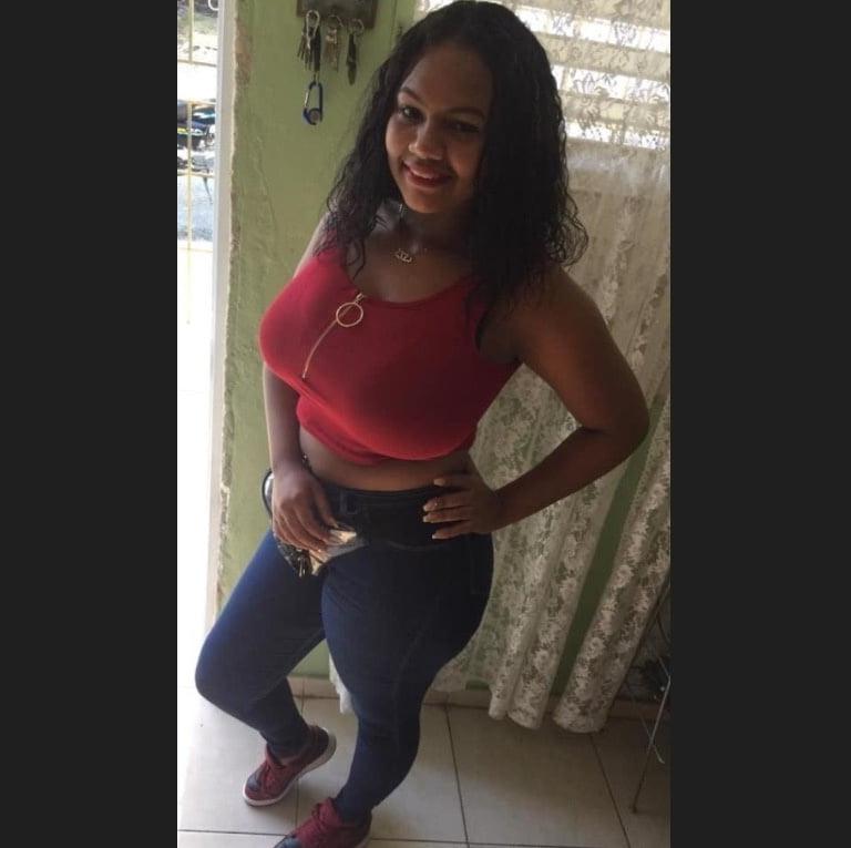 9P Busty Amateur 57