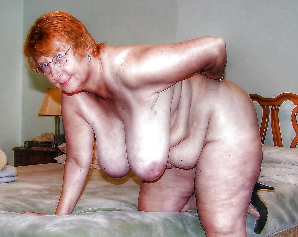 25P A curvy mature beauty mix