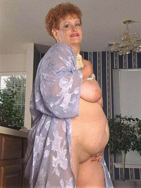 25P A curvy mature beauty mix