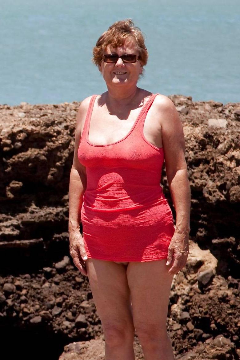 7P Granny Catric 59 years old (2)