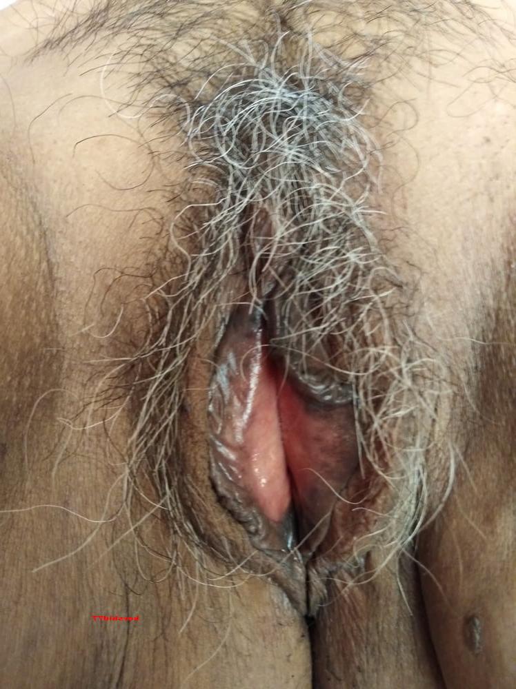 25P Desi MILF pussy by korshid77
