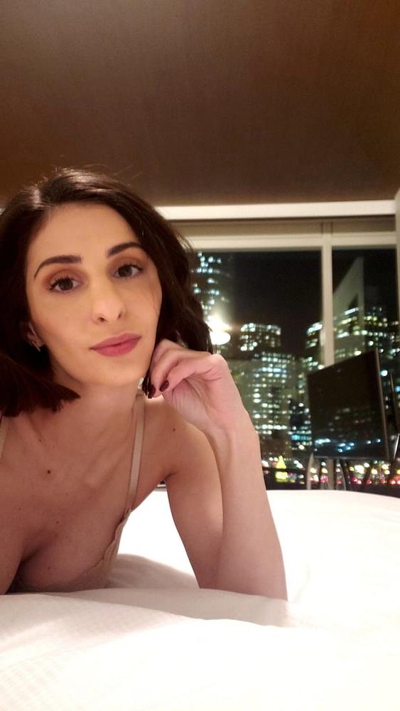25P Stunning Persian Beauty