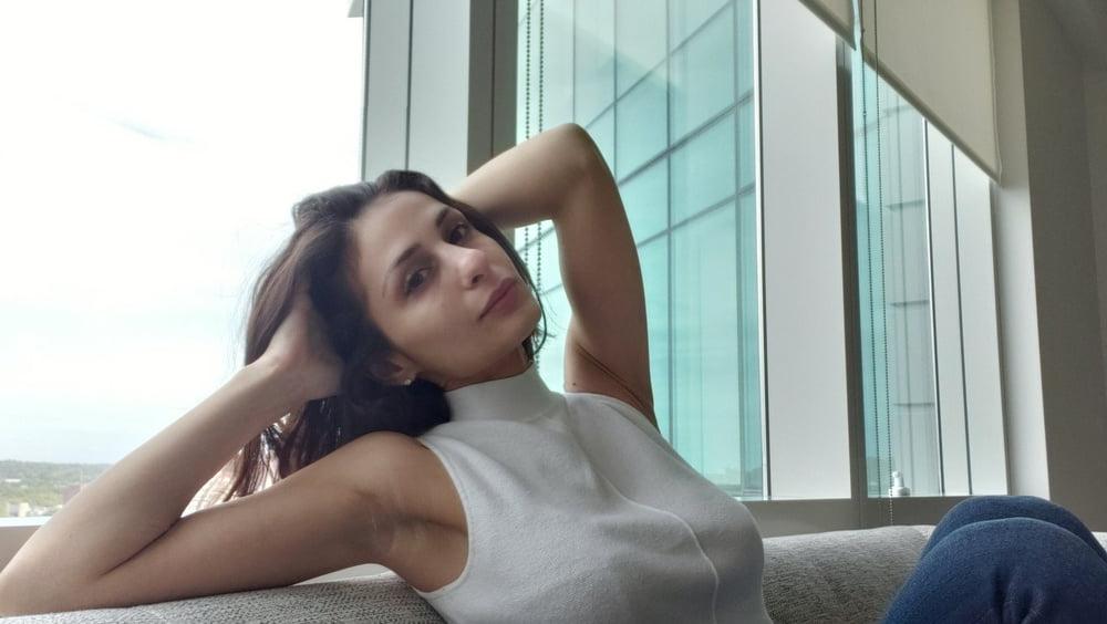 25P Stunning Persian Beauty