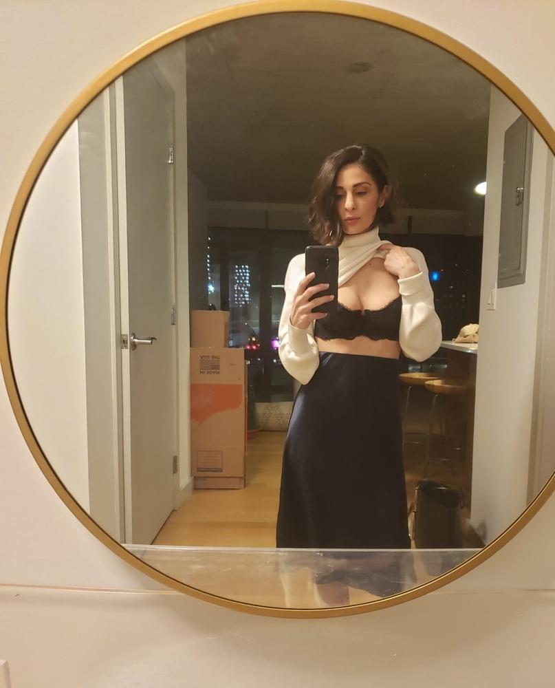 25P Stunning Persian Beauty
