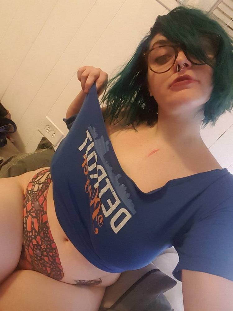 25P Nerd Girl glass busty green hair