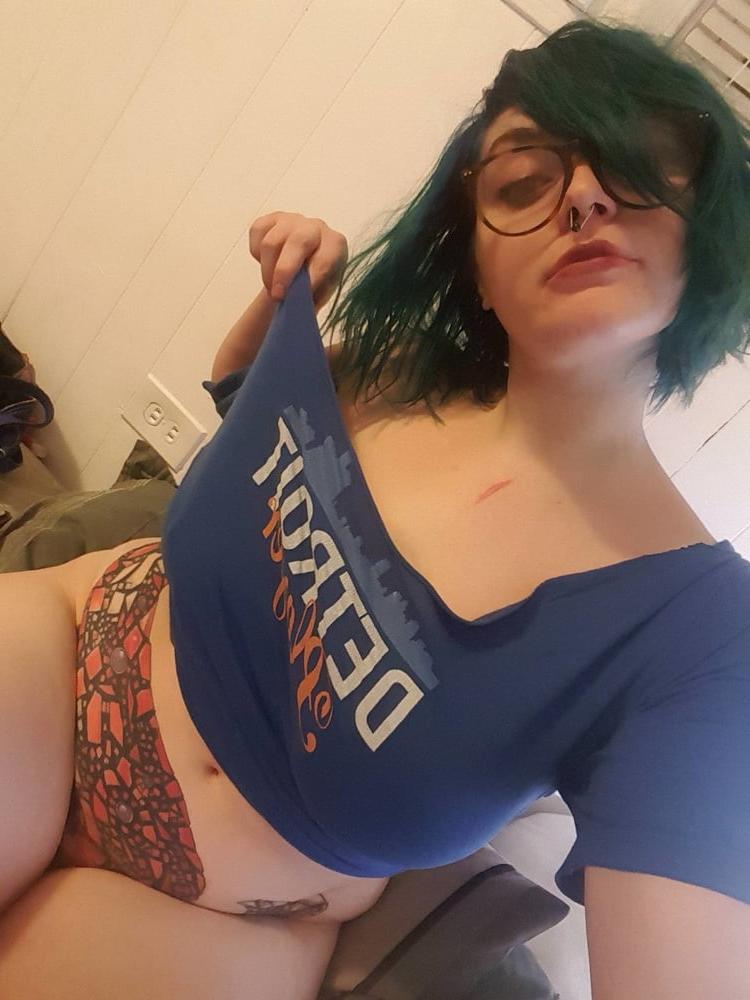 25P Nerd Girl glass busty green hair