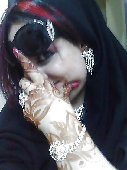 5P Arab higab woman