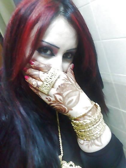 5P Arab higab woman