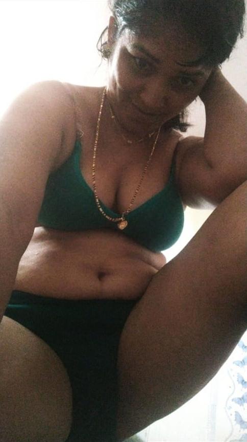 25P Desi Bhabi hot and Nude Selfies for BF